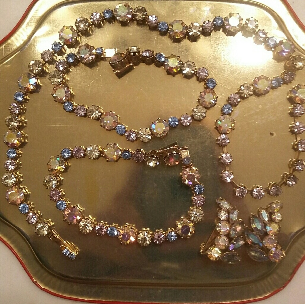 FENICHEL NECKLACE & 2 MATCHING FENICHEL  BRACELETS